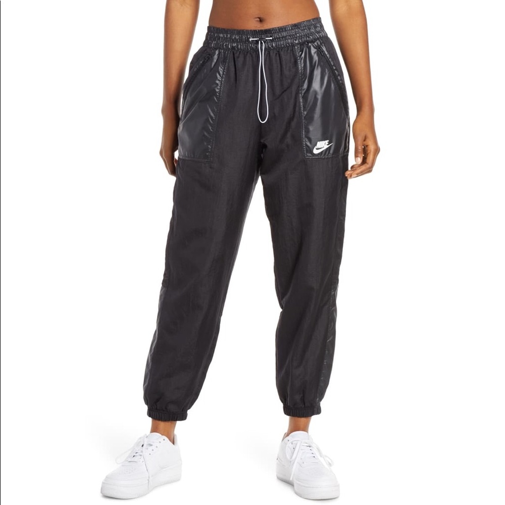 Nike Cargo Pants